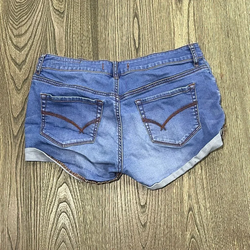 Bullhead Denim Co. Womens Low Rise Short Cuffed Hem Medium Wash Blue Size 9